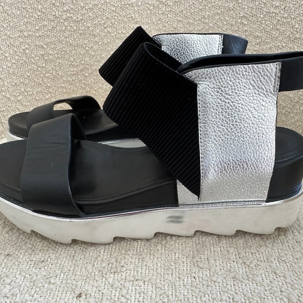 United Nude Women's Black, Silver and White Plaform Sandals